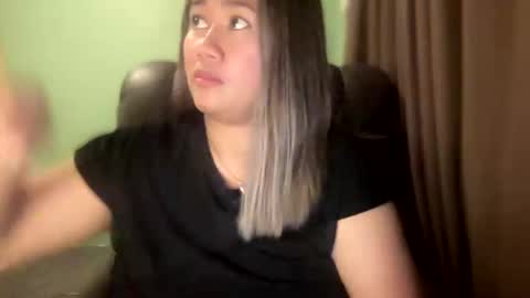 Snapshot of apple_pie_love chatting on February 2025 04:54:02 PM Anika online show from February 2025 04:54:02 PM