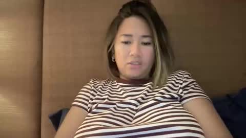 Snapshot of apple_pie_love chatting on October 2025 07:22:01 AM Anika online show from October 2025 07:22:01 AM