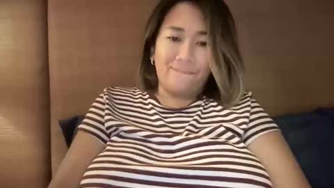 Snapshot of apple_pie_love chatting on October 2025 07:27:01 PM Anika online show from October 2025 07:27:01 PM