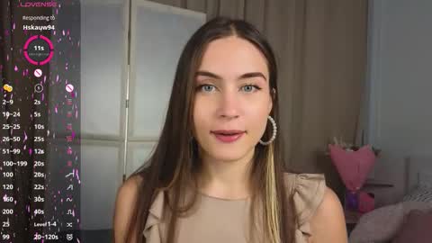 Snapshot of appleeepie chatting on September 2025 09:09:01 AM Vicki online show from September 2025 09:09:01 AM