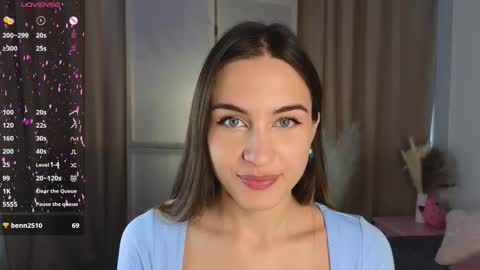 Snapshot of appleeepie chatting on September 2025 09:10:02 AM Vicki online show from September 2025 09:10:02 AM