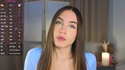 Snapshot of appleeepie chatting on September 2025 09:03:01 AM Vicki online show from September 2025 09:03:01 AM