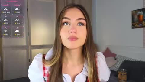 Snapshot of appleeepie chatting on October 2025 09:05:02 AM Vicki online show from October 2025 09:05:02 AM