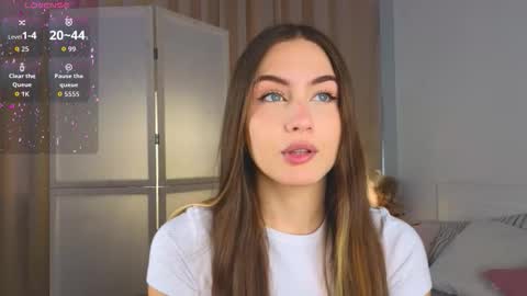 Snapshot of appleeepie chatting on October 2025 09:08:02 AM Vicki online show from October 2025 09:08:02 AM