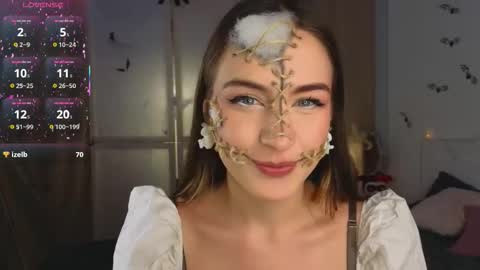 Snapshot of appleeepie chatting on October 2025 09:10:01 AM Vicki online show from October 2025 09:10:01 AM