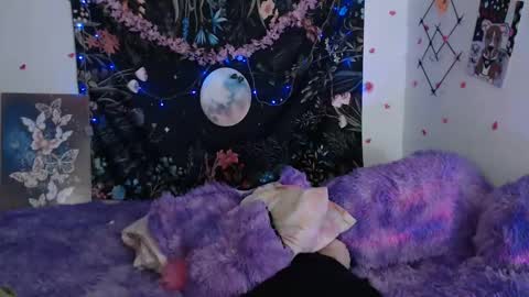 april_l6 online show from January 2025 09:45:01 PM