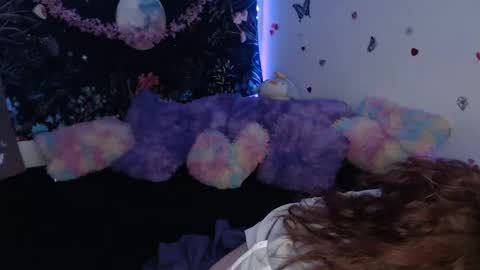 april_l6 online show from November 2025 10:09:01 PM