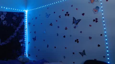 april_l6 online show from December 2025 07:30:02 PM