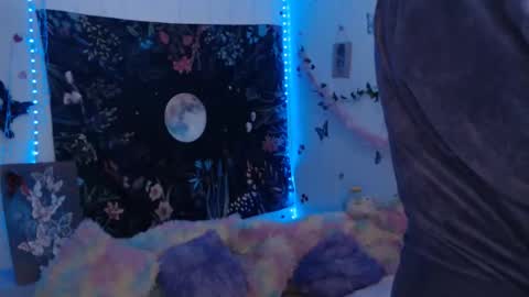 april_l6 online show from April 2026 11:24:02 PM