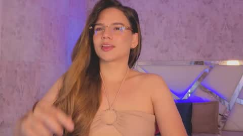 Isabella online show from May 2026 09:32:01 PM