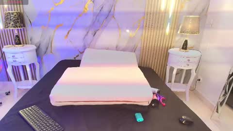 aprillross online show from April 2026 12:41:02 PM