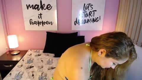 Snapshot of aprilsnow_ chatting on December 2024 11:56:02 PM AprilSnow online show from December 2024 11:56:02 PM