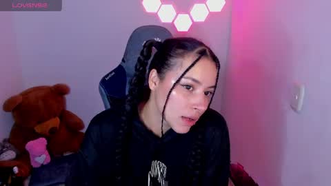 aqua emilly online show from April 2026 11:38:01 PM