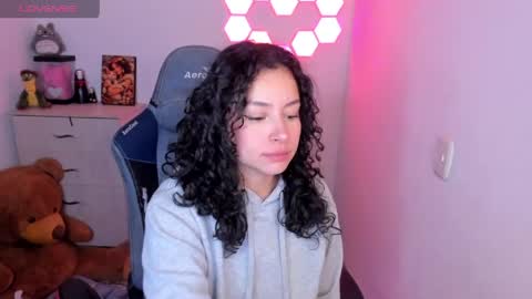 aqua emilly online show from April 2026 11:28:01 PM