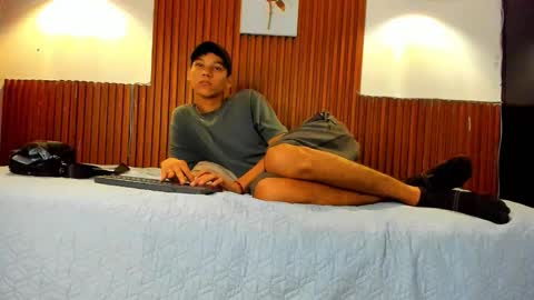 Snapshot of aquarius_xxx chatting on November 2025 12:05:02 PM aquarius_xxx online show from November 2025 12:05:02 PM