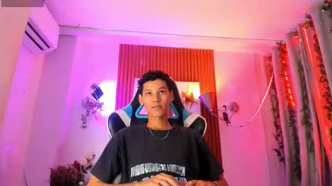 Snapshot of aquarius_xxx chatting on November 2025 11:32:02 AM aquarius_xxx online show from November 2025 11:32:02 AM