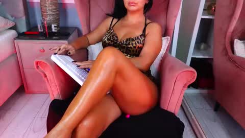 AQueenMonica online show from September 2025 06:37:01 AM