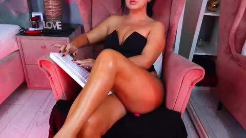 AQueenMonica online show from October 2025 01:48:02 AM