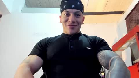 Snapshot of aquiles_51 chatting on September 2025 08:24:01 PM Jonathan online show from September 2025 08:24:01 PM