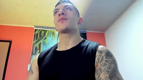 Snapshot of aquiles_51 chatting on November 2025 02:40:02 PM Jonathan online show from November 2025 02:40:02 PM