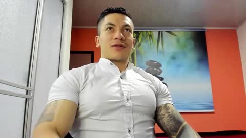 Snapshot of aquiles_51 chatting on February 2026 02:13:02 PM Jonathan online show from February 2026 02:13:02 PM