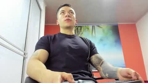 Snapshot of aquiles_51 chatting on February 2026 02:16:02 PM Jonathan online show from February 2026 02:16:02 PM