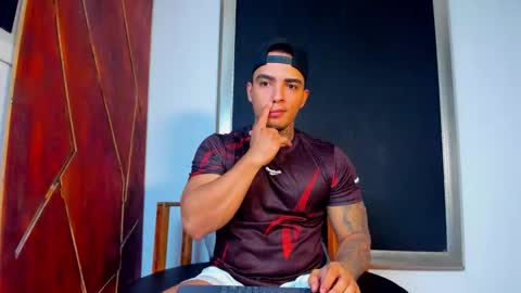 AquilesElpapi online show from November 2025 02:10:01 AM