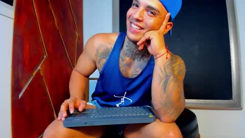AquilesElpapi online show from November 2025 12:10:01 AM