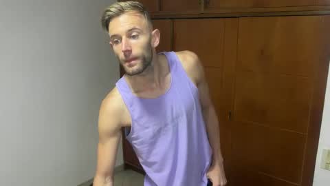 Snapshot of aquilesmade chatting on December 2024 04:50:01 PM Aquilesmade online show from December 2024 04:50:01 PM