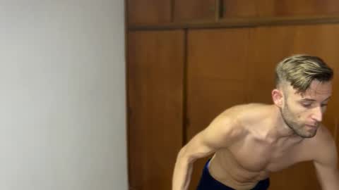 Snapshot of aquilesmade chatting on December 2024 02:38:02 PM Aquilesmade online show from December 2024 02:38:02 PM