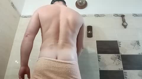 Snapshot of aquinn2000 chatting on February 2025 06:37:01 AM aquinn2000 online show from February 2025 06:37:01 AM