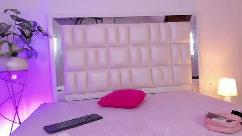 Snapshot of aradia_01 chatting on January 2025 05:12:01 AM online show from January 2025 05:12:01 AM