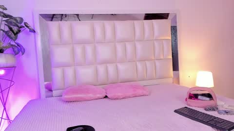 Snapshot of aradia_01 chatting on January 2025 07:21:01 AM online show from January 2025 07:21:01 AM