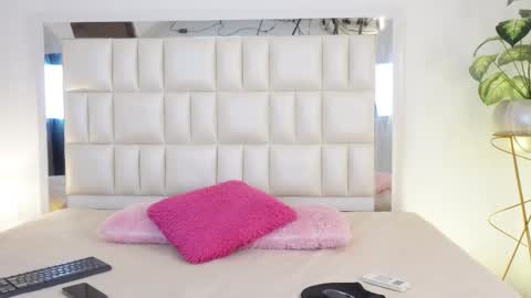 Snapshot of aradia_01 chatting on March 2025 06:16:02 AM online show from March 2025 06:16:02 AM