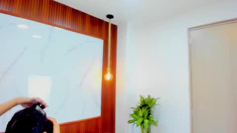 arah_issaa online show from March 2025 10:08:02 PM