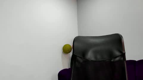 Snapshot of arescolt chatting on November 2025 02:43:02 PM MATTHEW online show from November 2025 02:43:02 PM