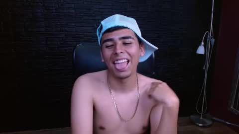 Snapshot of arescolt chatting on December 2025 05:17:01 PM MATTHEW online show from December 2025 05:17:01 PM