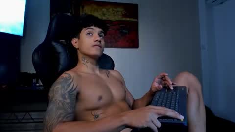 Snapshot of aress444 chatting on December 2025 09:52:01 PM aress444 online show from December 2025 09:52:01 PM