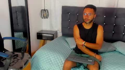 Alex Cortez online show from April 2026 07:30:02 PM