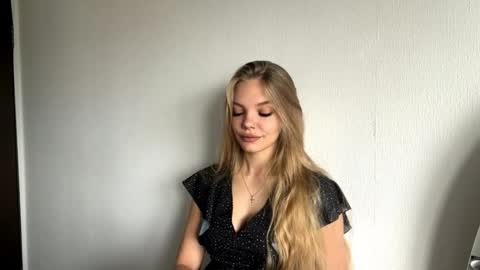 Amelia online show from November 2025 06:13:01 AM