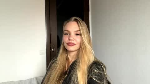 Amelia online show from November 2025 05:51:02 AM