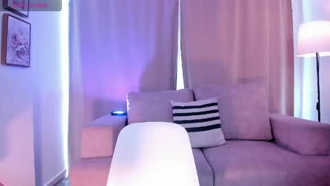 Snapshot of ari_es chatting on May 2026 02:25:02 PM Ari online show from May 2026 02:25:02 PM