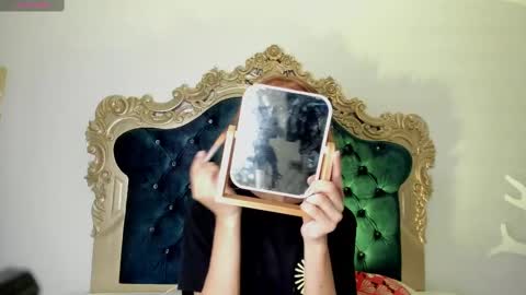 Ari  online show from November 2025 04:07:01 AM