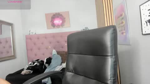 Snapshot of aria__monroe chatting on March 2026 10:42:02 AM aria__monroe online show from March 2026 10:42:02 AM