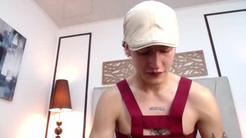 aria y orien  online show from March 2025 02:40:01 PM