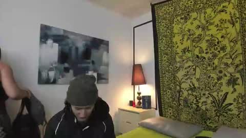 aria y orien  online show from October 2025 11:09:01 AM