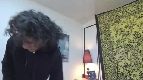 aria y orien  online show from December 2025 11:03:02 AM