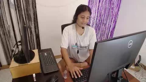 Snapshot of aria_arthur chatting on November 2025 03:01:02 PM aria_arthur online show from November 2025 03:01:02 PM