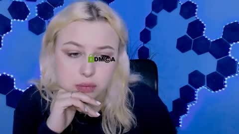 aria_blaze_ online show from April 2026 08:48:01 AM