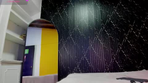 Aria Millers  online show from November 2025 09:57:01 AM